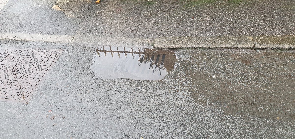 Some weeks ago in December #HighwaysEngland said they would be out urgently to unblock the drains in my street that were preventing drainage from my property.

This is today..