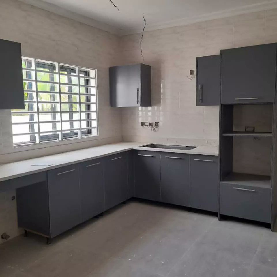 propertypluggh's tweet photo. Three (3) bedroom house available for sale
Location: Spintex
Features;
- all rooms ensuite
- fitted kitchen cabinets
- fitted wardrobes
- p.o.p ceilings
- tiled compound
Price:$120,000 (negotiable) https://t.co/MD92CD70t3