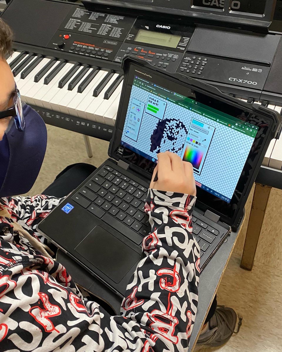 mswredesmusic's tweet photo. It’s video game project time!! 🎮 💻 Students are working together to create ideas for their own video game. We have detailed descriptions, artwork, and of course will be creating music and sound effects for them!! #generalmusic #videogames @SayvilleMSMusic @SayvilleMS https://t.co/88bUAcWTM6