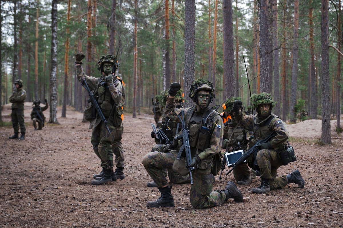 CulturesMonde_'s tweet photo. [A PODCASTER 🎧]

Service militaire : les citoyens en armes  🪖

Episode 2 - De Stockholm à Riga : préparer les esprits

🎙️Avec Barbara Kunz, Živilė Kalibataitė @Kalibataite
ainsi que Angeliki Drongiti @ADrongiti 

https://t.co/n5fGkedCOA https://t.co/rkTVqoxFoF
