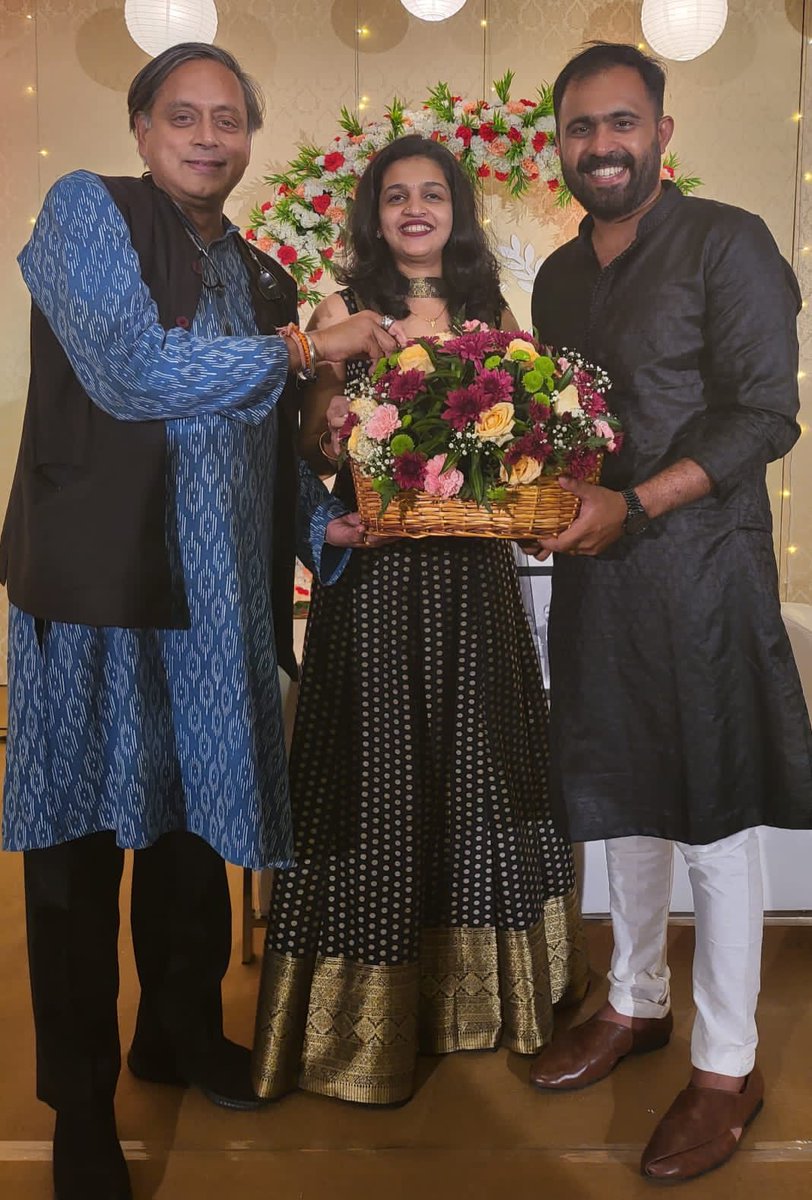 Delighted to attend the wedding celebrations of my <a href="/incKerala/">Congress Kerala</a> colleague Abin Varkey, a star of <a href="/nsui/">NSUI</a> &amp; <a href="/IYCKerala/">Indian Youth Congress Kerala</a>⁩, and Geethu in Ettumanoor last night. Wished them all happiness.