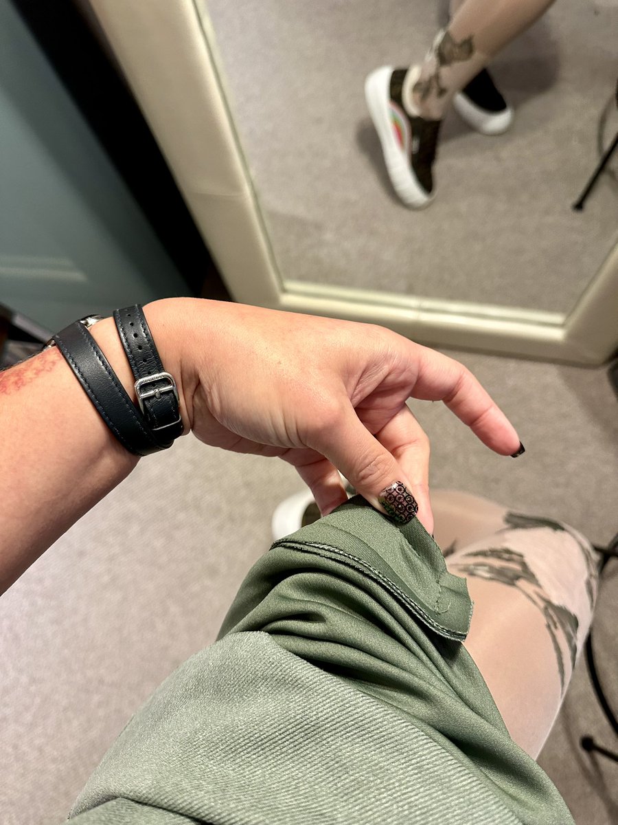 🖤devon🖤 tweet media