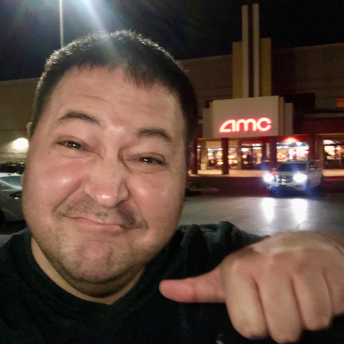 dragonmovieguy's tweet photo. Going to a #showing of #Babylon starring #BradPitt #MargotRobbie #DiegoCalva from #Director #DamienChazelle about the #Hollywood #SilentMovie #GoldenEra and the beginning of #Talkies!
#InstantMovieReview on #DragonMovieGuy after! https://t.co/xZDQfnhAiJ