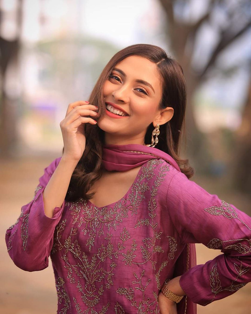 মেয়েদের কোন জিনিস দেখতে বড় হলে ভালো লাগে ? 😳