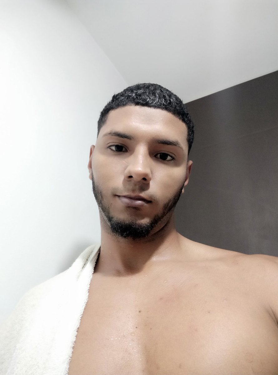 GeorgeZep1's tweet photo. Quieres desvestirme,aprovecha el momento 😏 https://t.co/mNfuMtw0p5