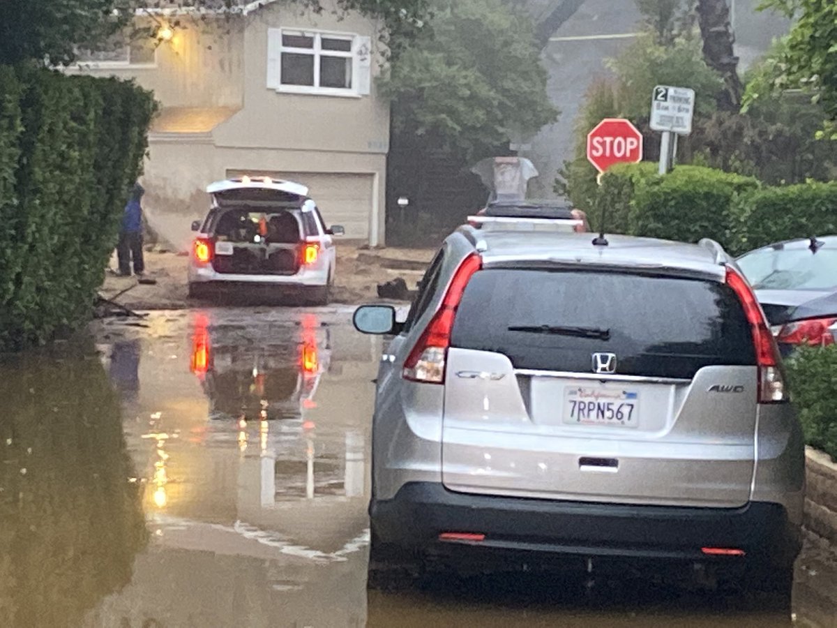 KNXBaird's tweet image. This is the scene in #StudioCity this morning after the intense rain led to a #mudflow in a hillside neighborhood.  @knxnews