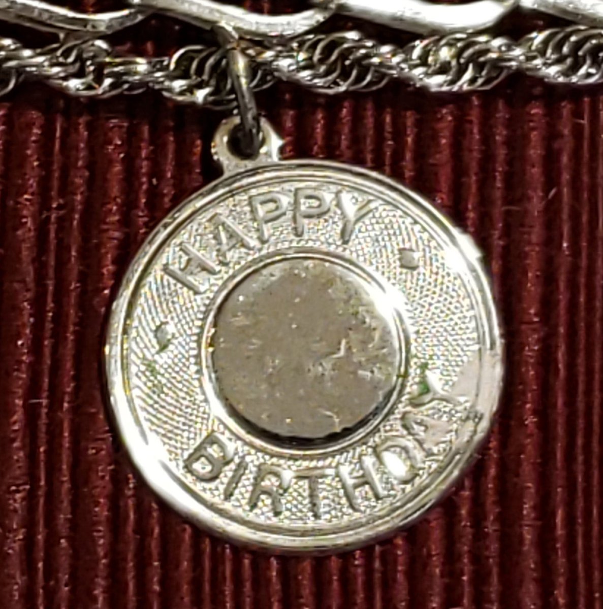 DieMaus10's tweet photo. Unsigned Sterling Mother And Birthday Charm Bracelet Featuring Hearts Surrounded By Interlocking Horseshoe Shape With Rope Chain
#Surrounded #Birthday #Bracelet #Hearts #RopeChain #InterlockingHorseshoeShape #charm #AtticEsoterica #etsy
👉https://t.co/ZJec6HkdKA https://t.co/syhxnol7Ww
