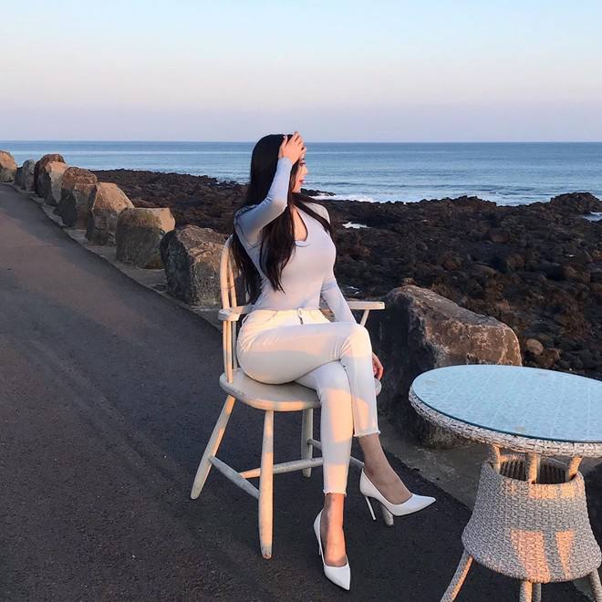 NJuffle's tweet image. Invest like a king, work like a newly appointed employee, live like a model, The world wants you to live like a server, be yourself, there is only one life