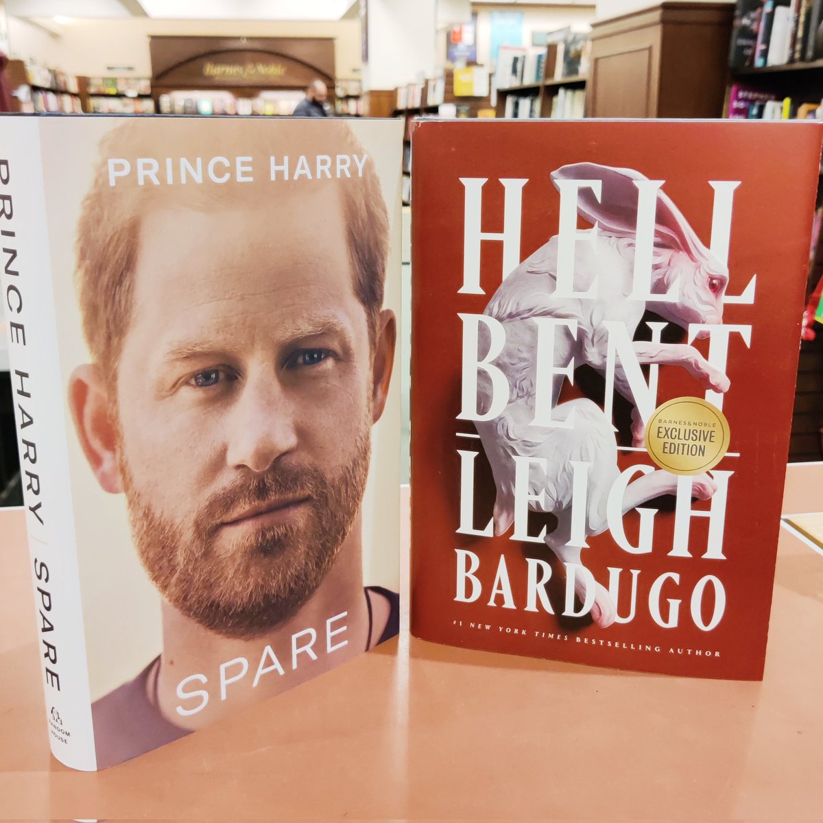 2023 is starting off with a BANG!!! The long awaited sequel to #ninthhouse and the new #princeharry biography are out today! Come get your copy today!!
.
.
.
#bnorem #bn236 #barnesabdnoble #newreleasetuesday