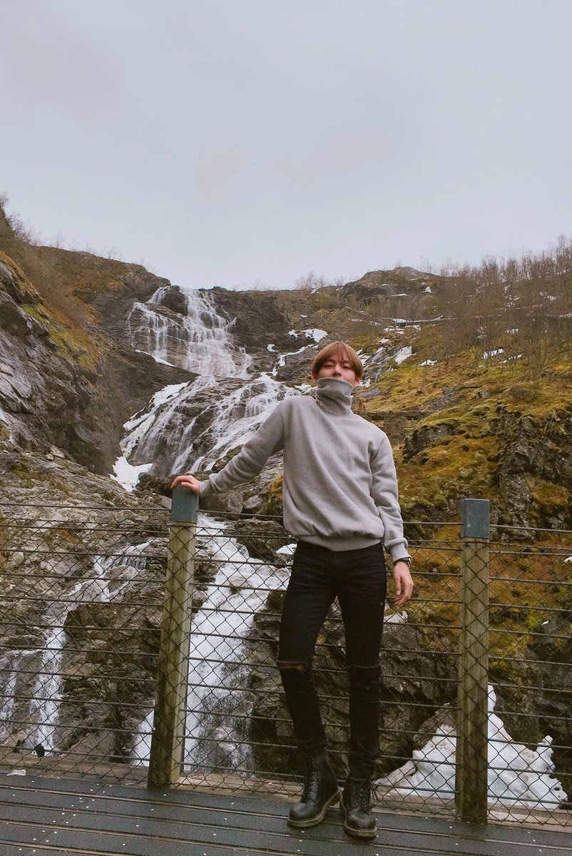 nychtae's tweet photo. this taehyung https://t.co/WOm8m8MIXA