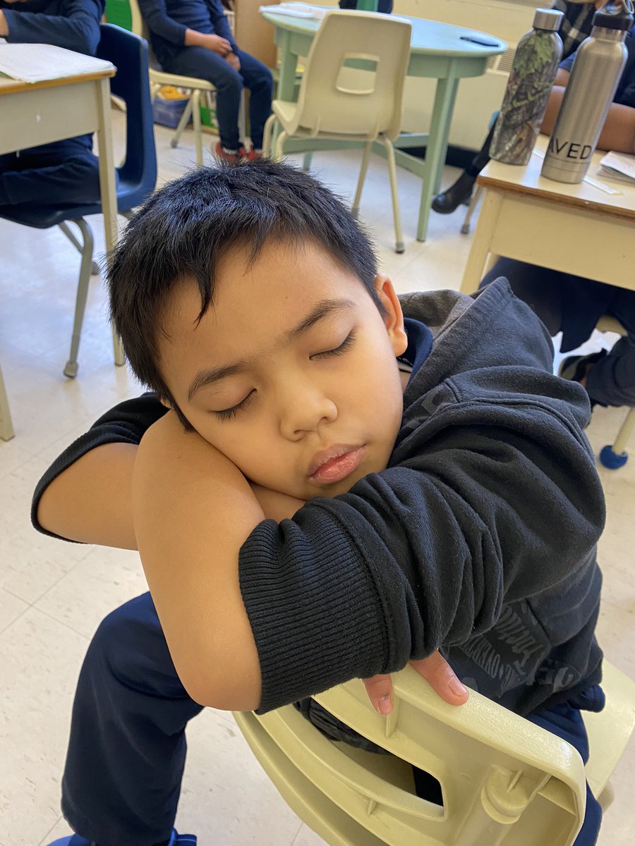 HolyFamily141's tweet image. Day 2 back , and we are already feeling it 💤🤗🙏
#GettingBackIntoIt
@HolyFamilyTCDSB 
@holyfamilycspc @LubinskiTeresa 
@TCDSB