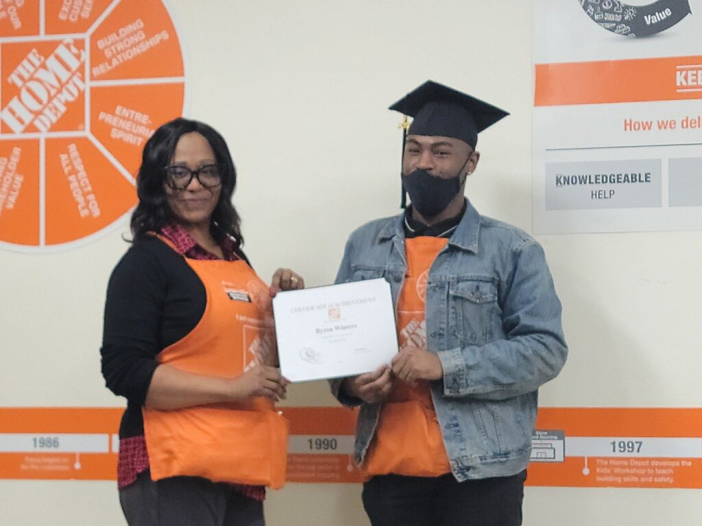 So proud of my associates! 🎉 congratulations to each one of them! Pt. 1 #0578 #WestburySquare #HomeDepot #KeyHourlyGrads