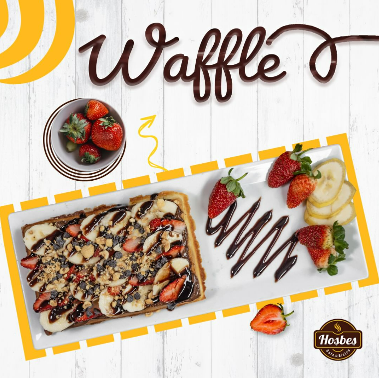 Kavrulmuş çıtır fındık parçaları, muhteşem sosu, tazecik çilek ve muzlarıyla başınızı döndürecek Waffle karşınızda! 😍✨✨