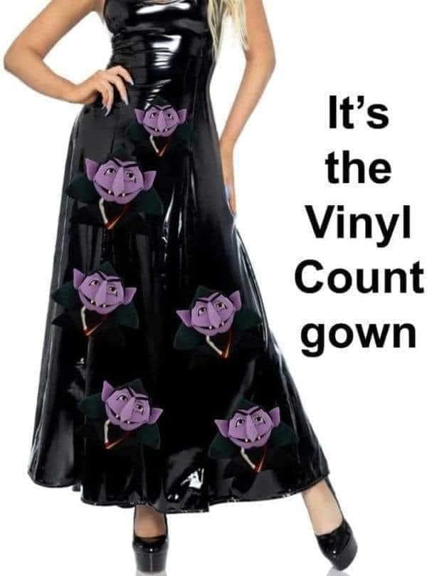 VampireFreaks's tweet photo. Admit it.. you sang this.. 🎶😂
#TheFinalCountdown #VinylCountGown #Pun #Meme #TheCount #VampireFreaks #VampireMeme #Goth #Rock #Alternative #GothMeme #VinylDress #FinalCountdown #Earworm #Funny https://t.co/lwdjKjcPpA