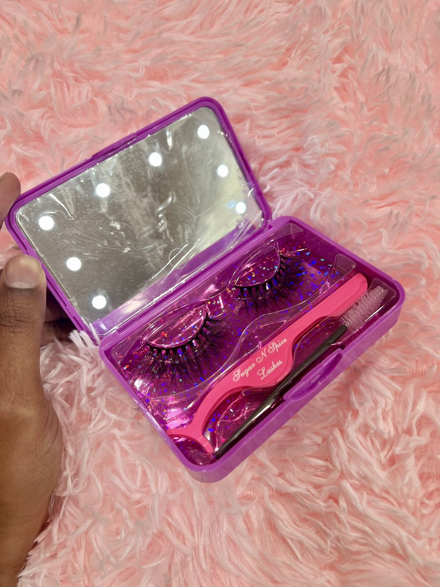 Are you ready to level up your lash game? #taptoshop♡ Save 15% and shop now, use code ‘𝐓𝐄𝐀𝐌𝐁𝐀𝐃𝐃𝐈𝐄’ @ sugarnspice-lashes.com/collections/sw…

#lashes #makeup #makeupforbarbies