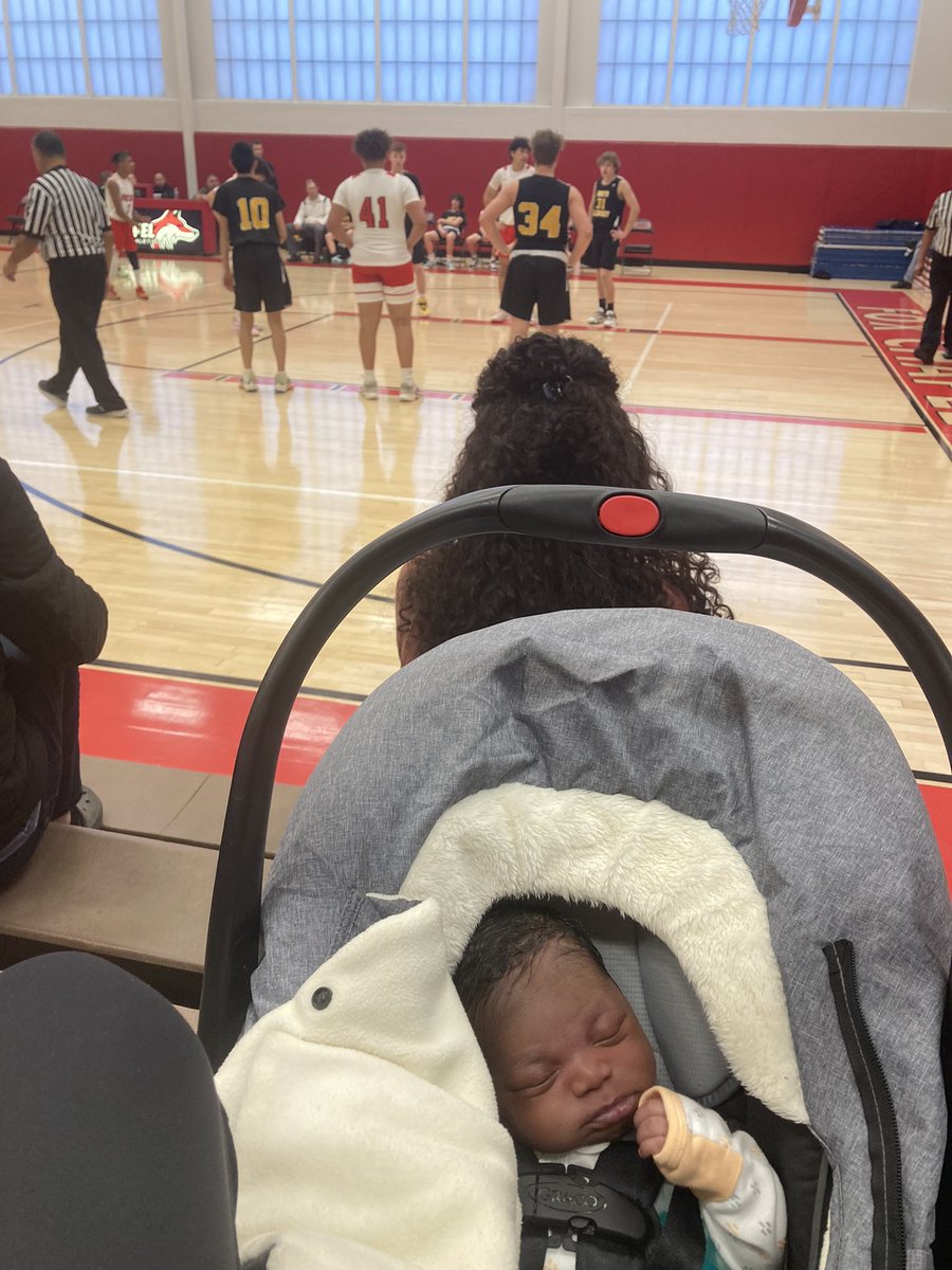 Mrs_Senkoski's tweet photo. Isaiahโs first ๐ฏvs ๐ฆ matchup! My favorite game because I get to cheer for both teams! #GoBasketball #NASDLearns #FCProud @MSenkoski https://t.co/qJ49Fnc0bu