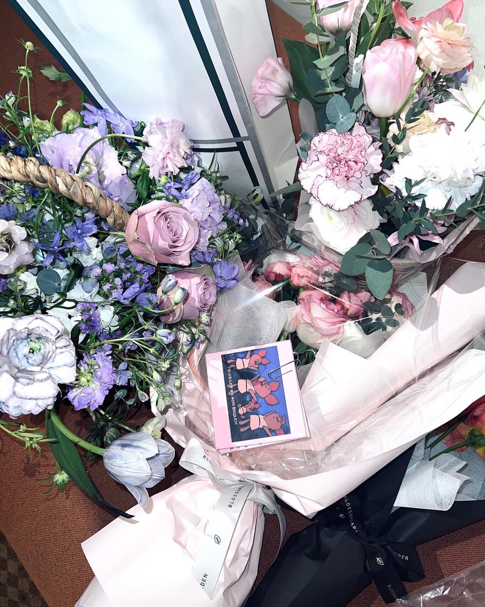 miyeonstagram's tweet photo. would i have known without gukmuls that exchanging love and happiness is such a joyful thing?☺️thank you for giving me a feeling i can’t feel anywhere else. i will become a better singer and i’ll give it back the rest of my life💗see you soon gossip idle☺️💕
- forever myeonst 🤍- https://t.co/8irwJEbZQk