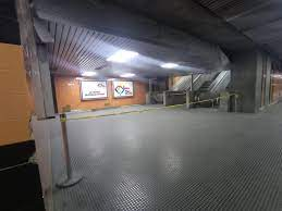 SOBRE EL METRO DE CARACAS | 
No se arregló, pero seamos justos. El nuevo gerente del metro ha hecho un trabajo extraordinario rescatando las instalaciones del desastre que causaron las gestiones pasadas, y eso hay que reconocerlo.
¿Recuerdan las paredes pintadas de gris plomo?