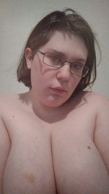 Going Live in an hour! Pay to Play  https://t.co/pVYsRsYEgJ https://t.co/YT2xgLxiZf<a href="/tag/rt4rt"class="tags"><span>#rt4rt</span></a><a href="/tag/likeforlikes"class="tags"><span>#likeforlikes</span></a>