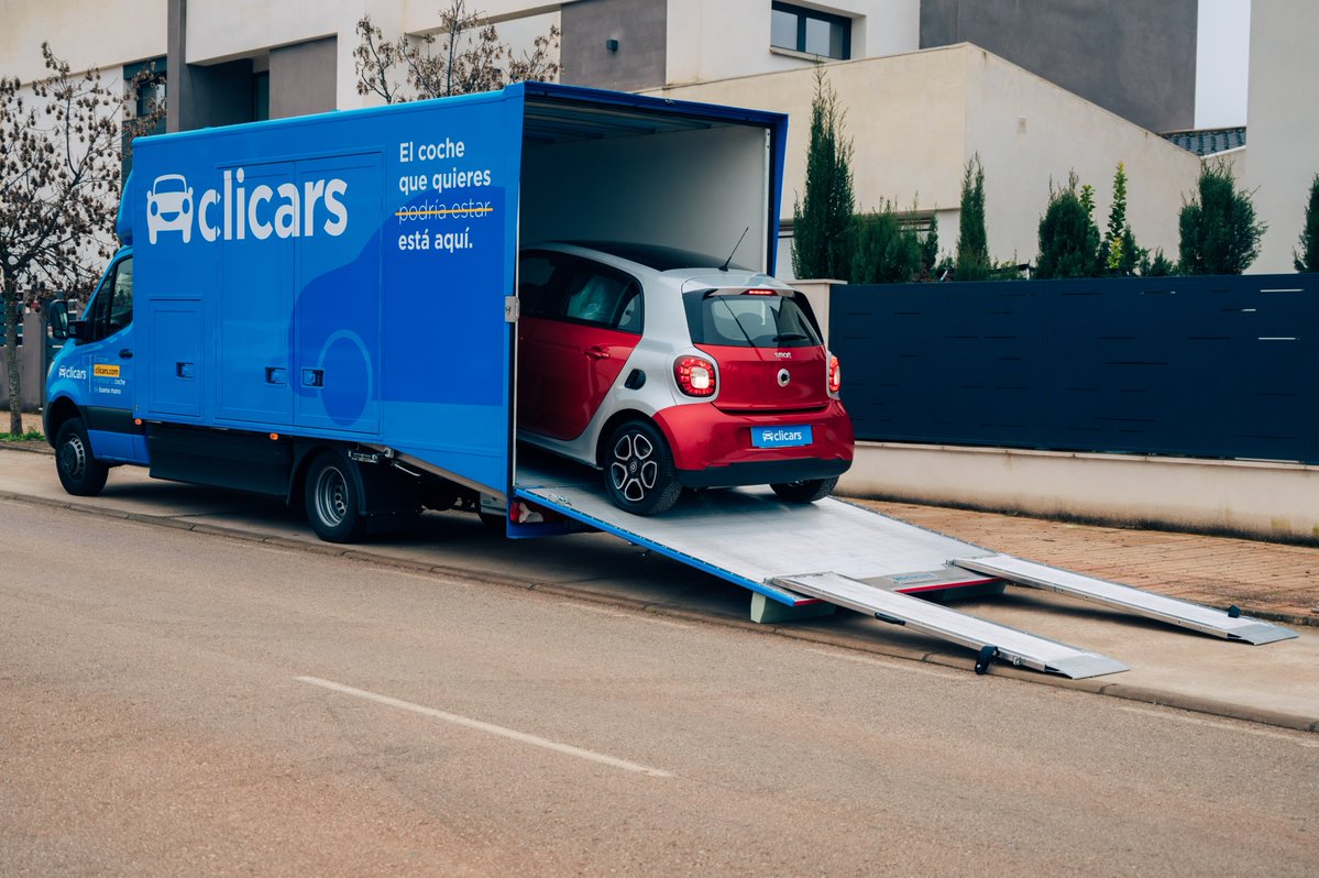 clicars's tweet photo. Ya hemos entregado el 🚗Smart ForFour a Sergio, ganador del SORTEO 🎁
A disfrutarlo como se merece😉 ¡Enhorabuena!
A todos los demás, gracias por haber participado y muy atent@s porque traeremos ¡nuevas sorpresas!😎
#smart #forfour #sorteo #coche #clicars #clicarslovers https://t.co/43TvINRlwj