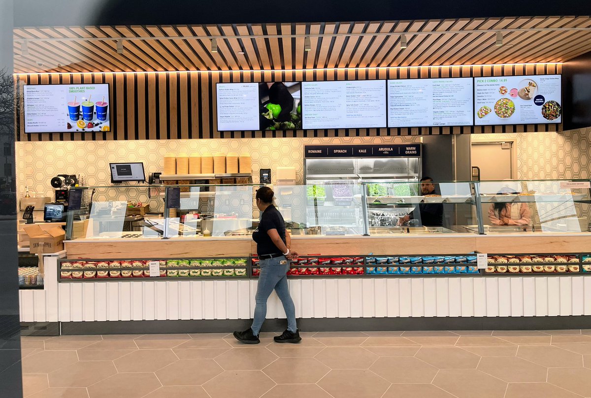 AYReport's tweet photo. @justsalad new outlet at Flatbush Avenue &amp; Dean Street, next to #BarclaysCenter, opens tomorrow (so says staff)
In base of #461Dean 
@EaterNY @bklyner https://t.co/iZ2zJ8SToE