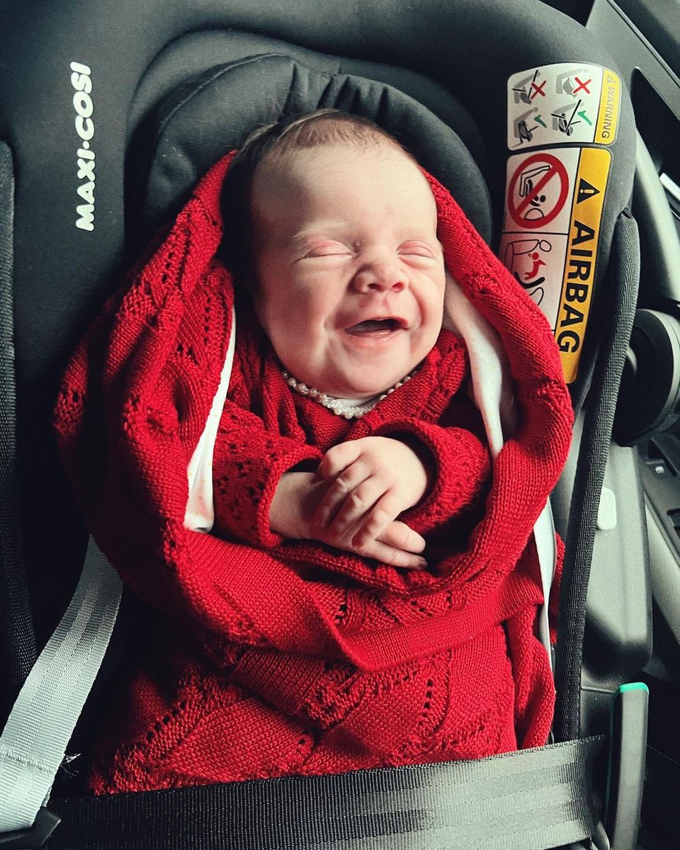 Aurora teve alta e já está em casa!!!! 🤍🤍🤍