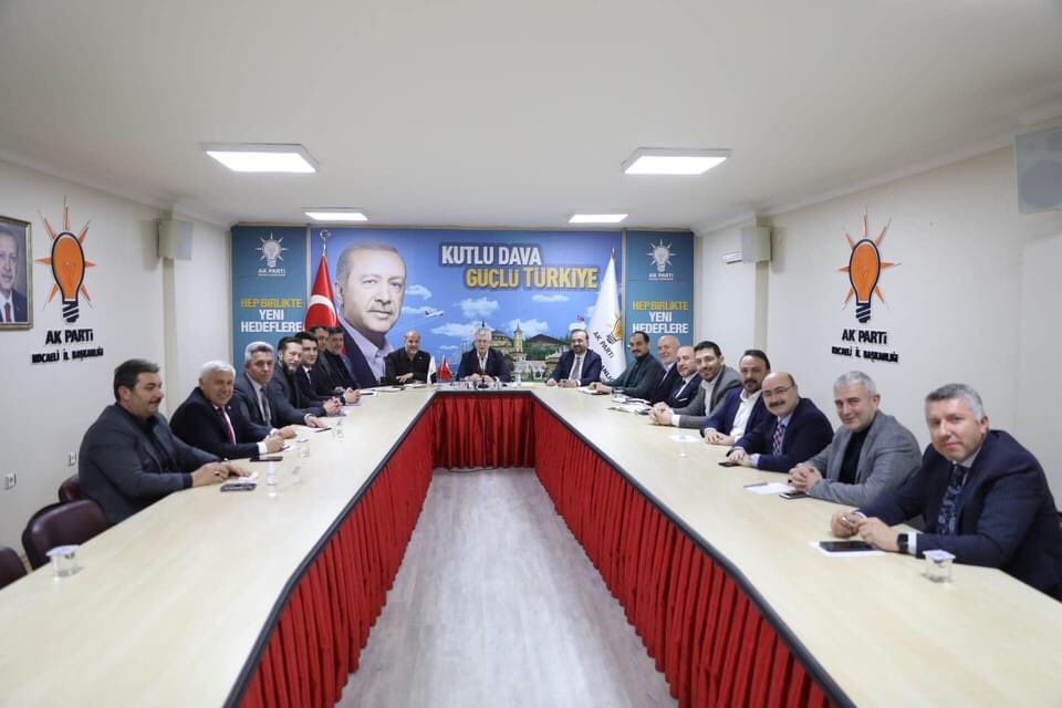 İl Başkanımız Mehmet Ellibeş’in Başkanlığında Aylık olağan ilçe başkanları toplantımızı gerçekleştirdik.
Toplantımızın hayırlara vesile olmasını diliyorum.

#AkPartiKocaeli
#AkPartiGebze