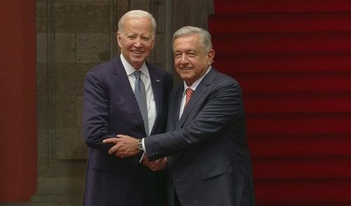 JoeSenil's tweet photo. #BuenMartes a todos, el día de ayer me reuní con el presidente de Mexico,  el señor Benito Juarez, tengo que admitir que es un hombre incomprendido, literalmente no le he entendido nada de lo que ha dicho, llevo 30 tacos hasta el día de hoy 🌮🌮
#BidenEnMexico https://t.co/lWnENmTYuv