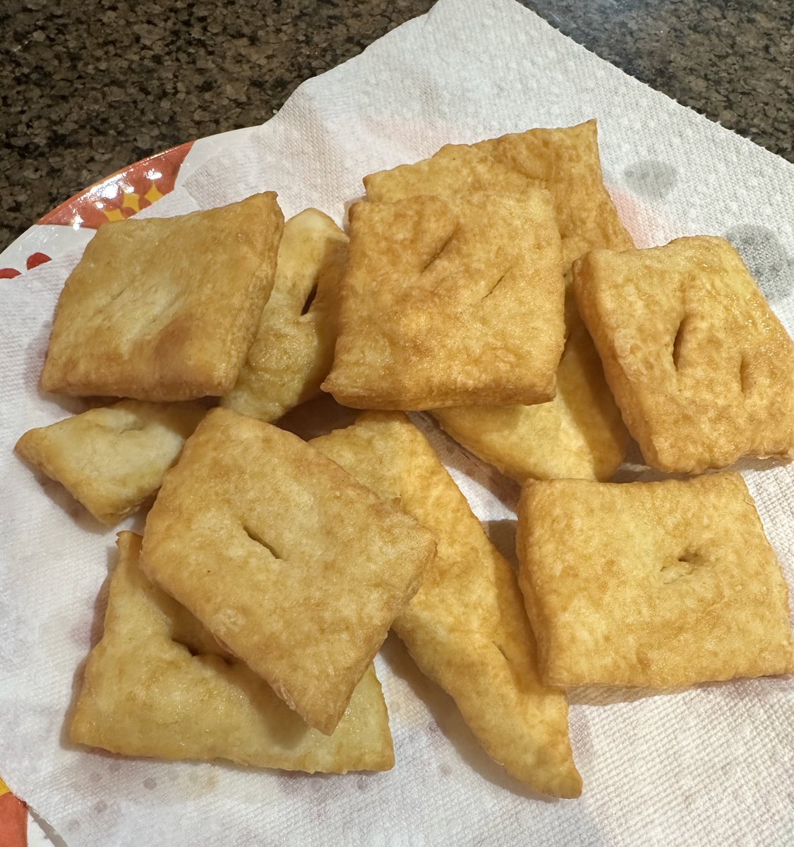 willgoodon's tweet image. Yes, I made #frybread today ( and yes, the mix was from a grocery store) but it is still faaaabulous! #RedRiverMetis