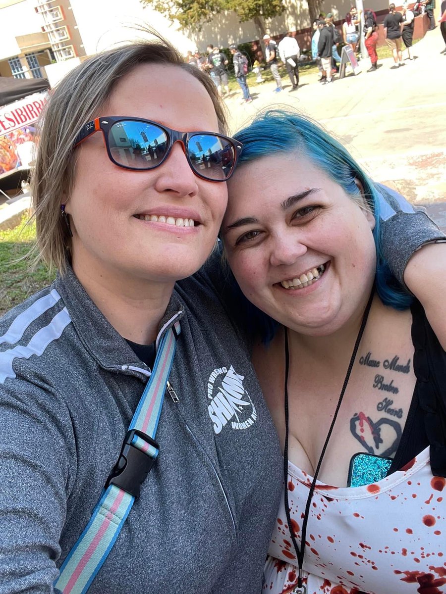 valcapone's tweet photo. You make my days better always & instantly. I am so thankful for our friendship. #ValPals💜 https://t.co/mbVFocS67Q