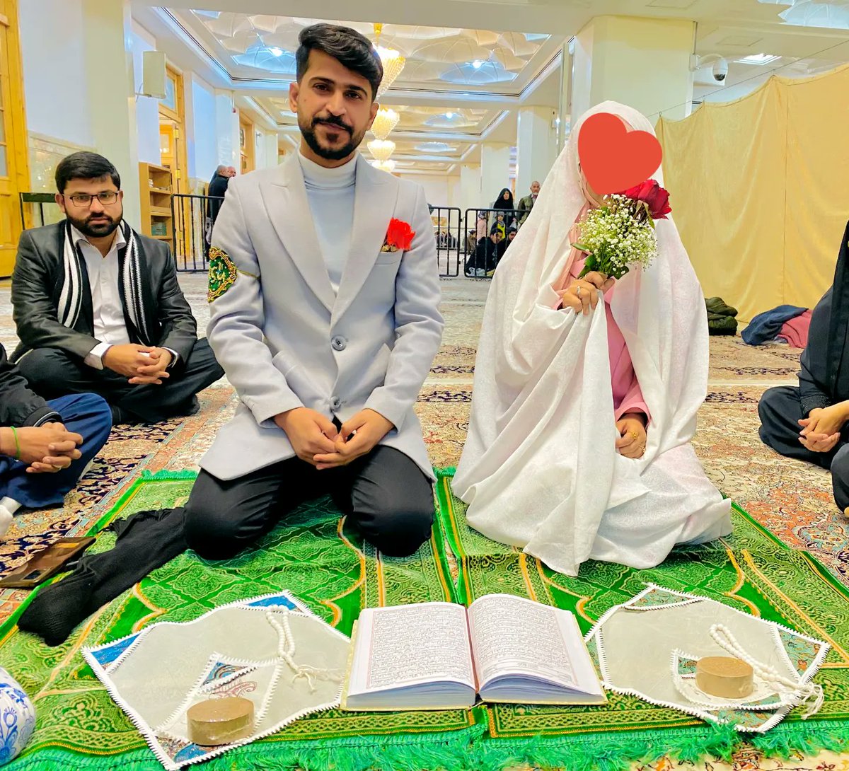 Hashtag_Kafirr's tweet photo. Alhumdlillah Got Married At Haram e Kareema e Ahly Bait Hazrat e Fatima masooma sa ♥ https://t.co/xsQy9H2t18