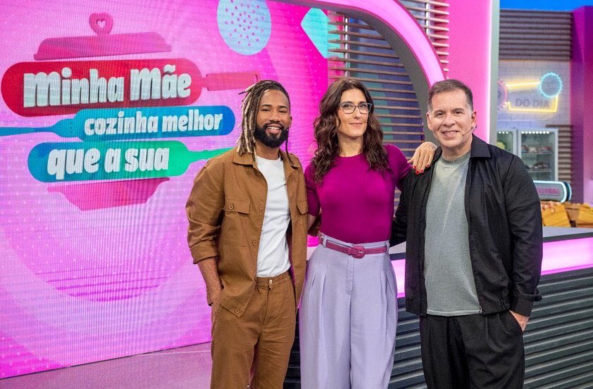 joaodiamantee's tweet photo. Trouxe essas fotos para esta rede também pq é importante falarmos de sonhos realizados e eu tô vivendo um deles. 💎

Dia 29 estreia o programa “Minha mãe cozinha melhor que a sua” e esse é o time que vai estar na telinha da Globo todos os domingos. 😍 https://t.co/pl97wE9Au9