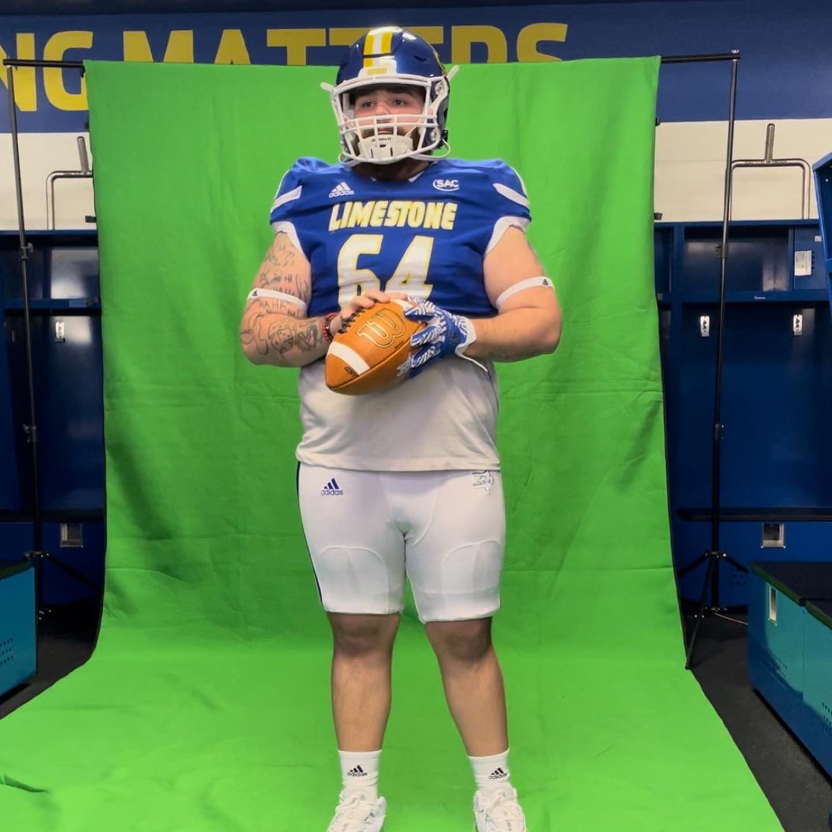 djshaw4's tweet photo. @HockingFootball @JeffersonAdam5 https://t.co/YdbbZwHxkD
