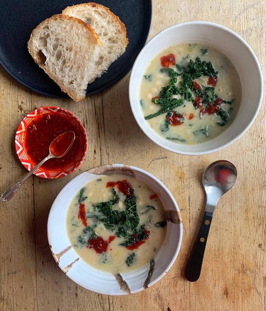 A lot of soup making and soup eating happening here this January - this is a nourishing white bean and kale soup for today’s staff lunch. 

The haricot beans are cooked with lots of aromatics - thyme, garlic, celery, leeks and onions - and the cooking wa… instagr.am/p/CnPeBy0DY86/