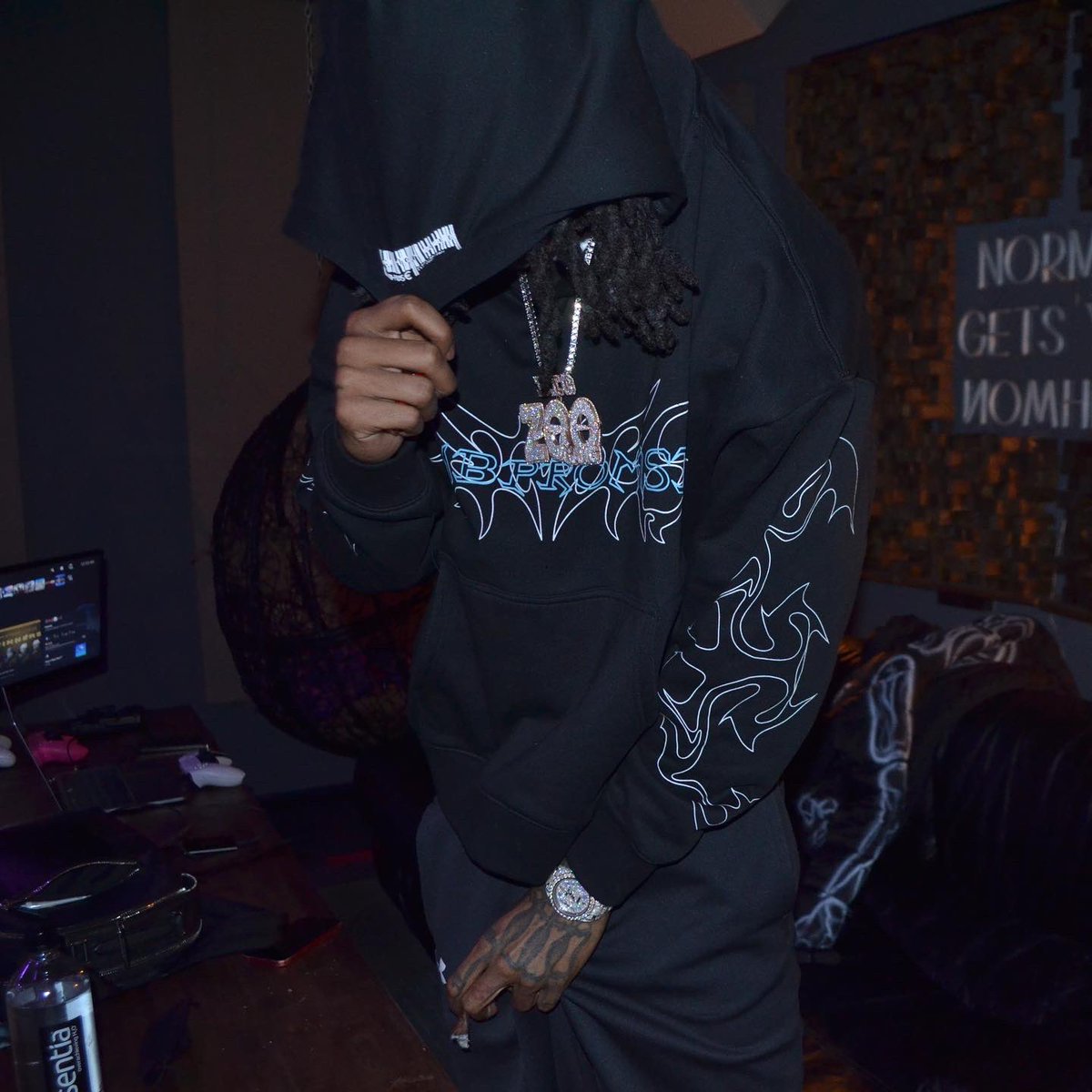 NUMBPROMISES's tweet photo. Poundside Pop (@PoundSidePop) in our Tribal Hoodie available at https://t.co/yAftQG4VJa https://t.co/aAdpZyjMdy