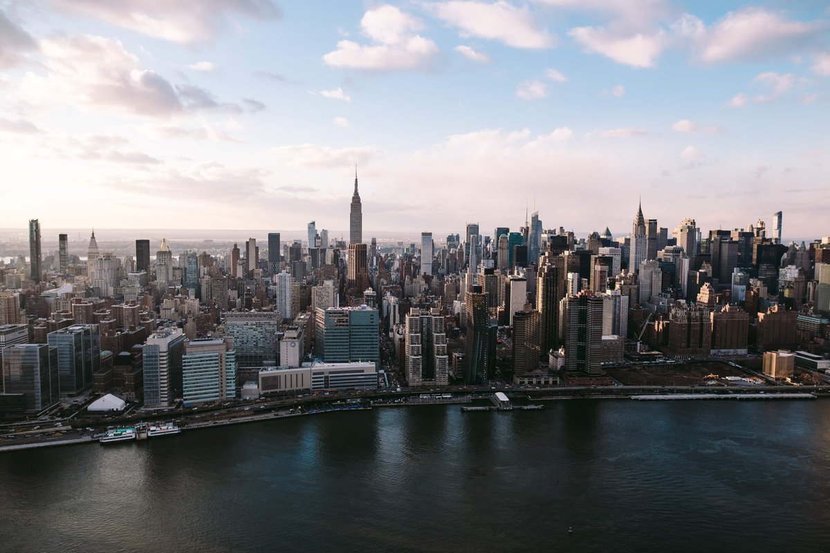 Escape with Artheau Aviation to New York City. You are just at one step from the big apple, book now !

#privatejet #privatejetcharter #bizaviation #gulfstream #dassault #cessna #embraer