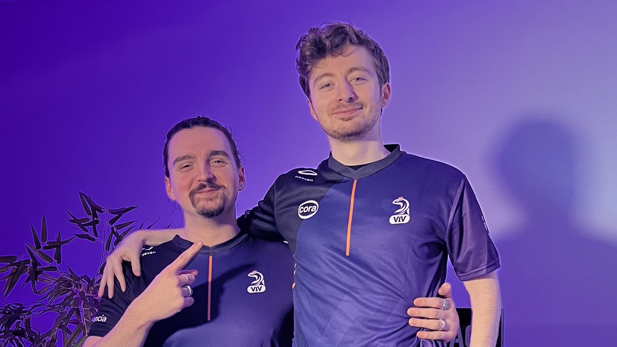 ViV_Esport's tweet photo. Il est beau, grand, pimpant, ÉTINCELANT ! ✨

Ah..non, c'est juste @TraYt0N ...  

Veuillez accueillir comme il se doit notre streamer officiel pour cette année ! 🎉  

Tous sur le stream à 19h ! 👇

📺 https://t.co/lzo6ZSn48I

#VIVWIN #DIV2LOL https://t.co/mEMtJZXYGL