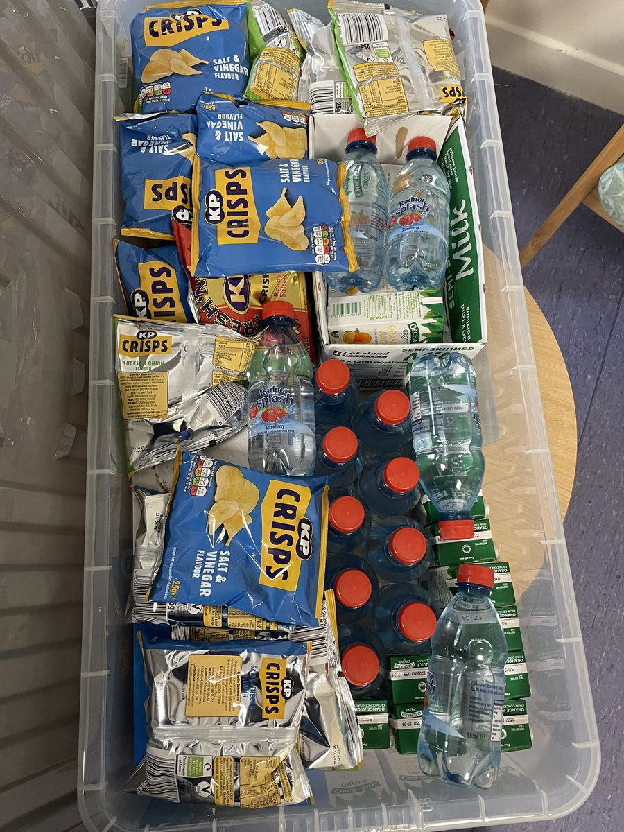 jess_dens's tweet photo. Always great to be visited by @Carolin88643742 &amp; the senior nursing team.. even more so today with the delivery of this huge box of goodies. Thank you so much from my team on Bob Jakin &amp; myself. Gratefully received to share between all members of the team. @nag2710 @stace_thorne https://t.co/LVQdgozbsn