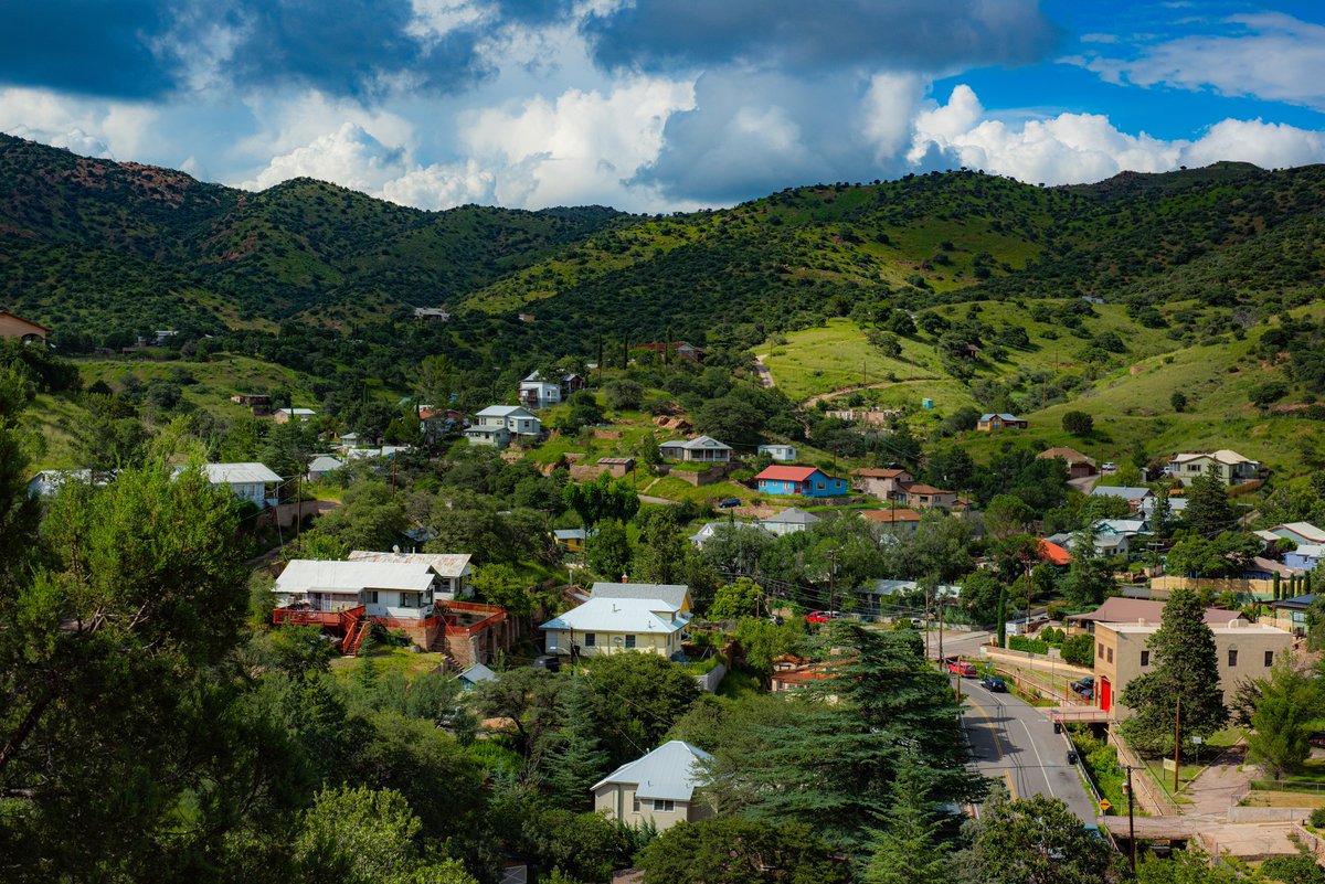 VisitorTips's tweet photo. Client Spotlight - Discover Bisbee!🌲

Come explore the charming mining town of Bisbee, Arizona! Nestled in the Mule Mountains, Bisbee is known for its rich history, vibrant arts scene, and stunning natural beauty. 

Click the link in our bio to see all that Bisbee has to offer! https://t.co/M4YbDuGP0K