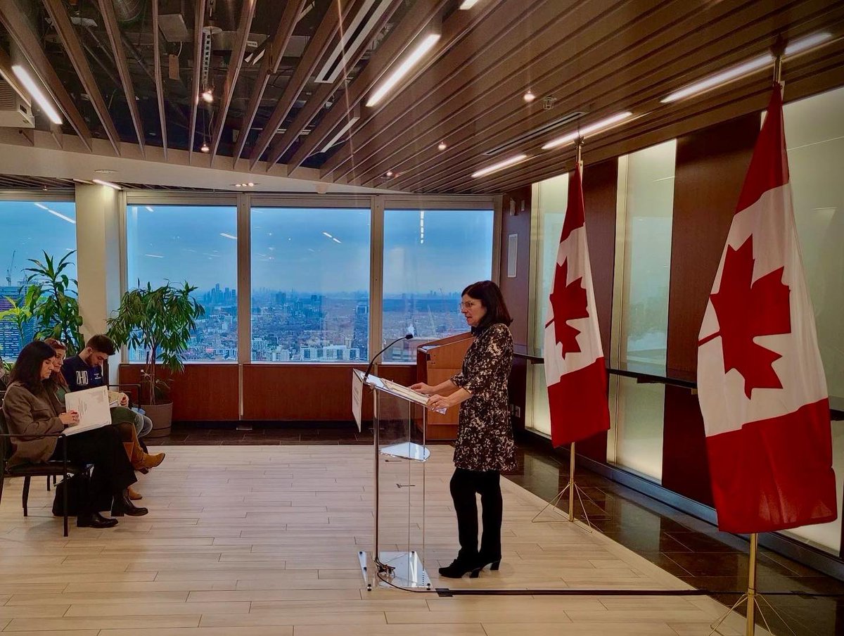 FilomenaTassi's tweet photo. Je suis à Toronto aujourd'hui pour annoncer que @FedDev_Ontario fournit 14M$ à 8 entreprises pour les aider à se développer. Cet investissement fournira les outils nécessaires pour accroître leur marché, augmenter leurs revenus et créer plus de 230 emplois dans la RGT! https://t.co/Xhg9ZqlfyC