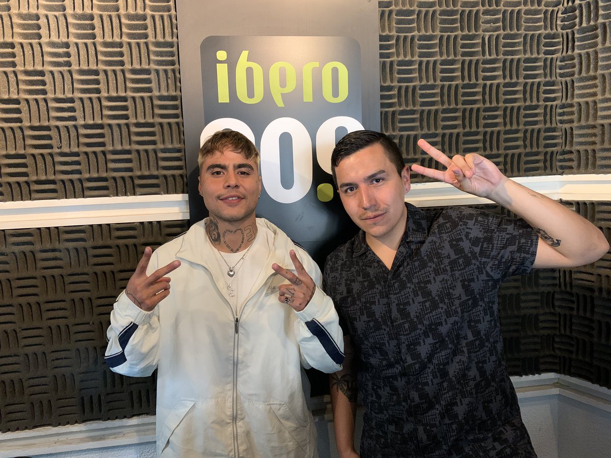 Ibero909FM's tweet photo. Un “Mantra” el que nos presentó El Santi en #Quantum909 con @AlanZNavarro ¡mucho trap pa’ almorzar rico! https://t.co/sg3nwZYYgP