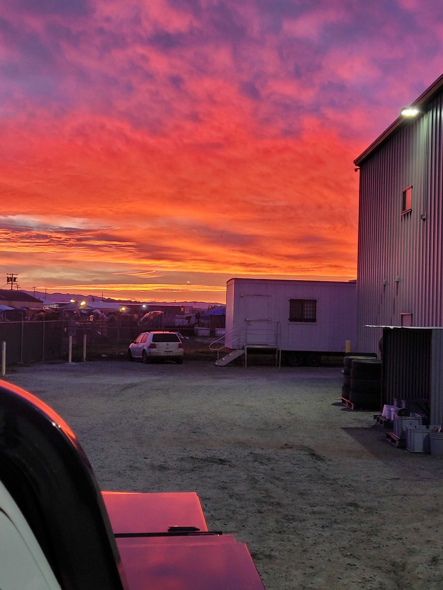 FarmWiseLabs's tweet image. Gorgeous sunrise at our shop in Salinas a few days ago, before the rain!  #agriculture #sunrise #agtechnology #feedingtheworld

Photo by Johnny Perez