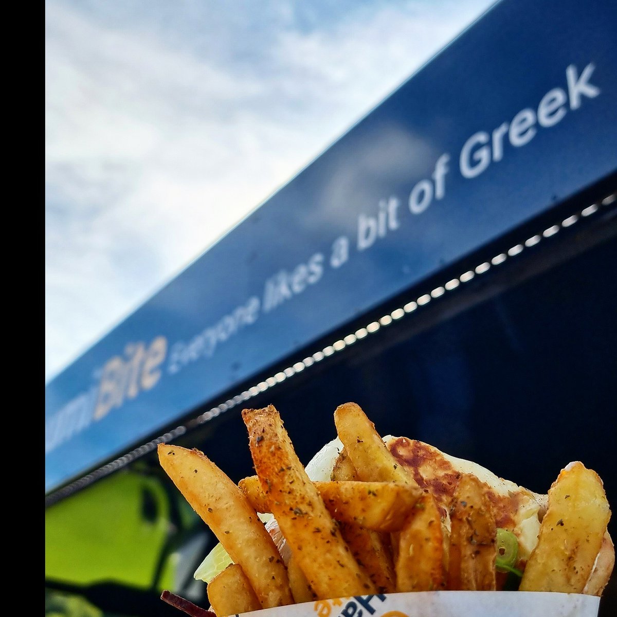 #BIGNEWS #kitchen #takeover at The Royal Oak Pub in #Molesey!

We are SUPER excited to announce
From Wed 18.01.23you can enjoy a pint of something alongside your favourite Halloumi bite meal.
A huge #Thankyou to <a href="/CommerVan/">Commer Coffee Van</a> for their help and input for this collaboration to happen