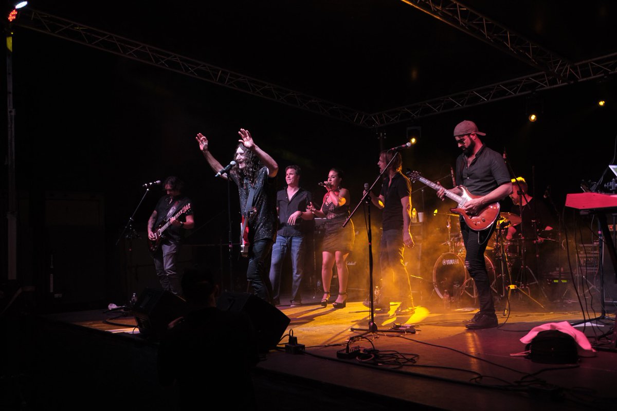 mag_events's tweet photo. We have connections to well-known musical artists that you probably have on your playlist. Work with us to have a celebrity performance at your next event! Click the link to learn more about our Celebrity Sit-Ins: https://t.co/E1l91EoDuO. #MagEvents #CelebritySitIns #Music https://t.co/H7knvcjToS