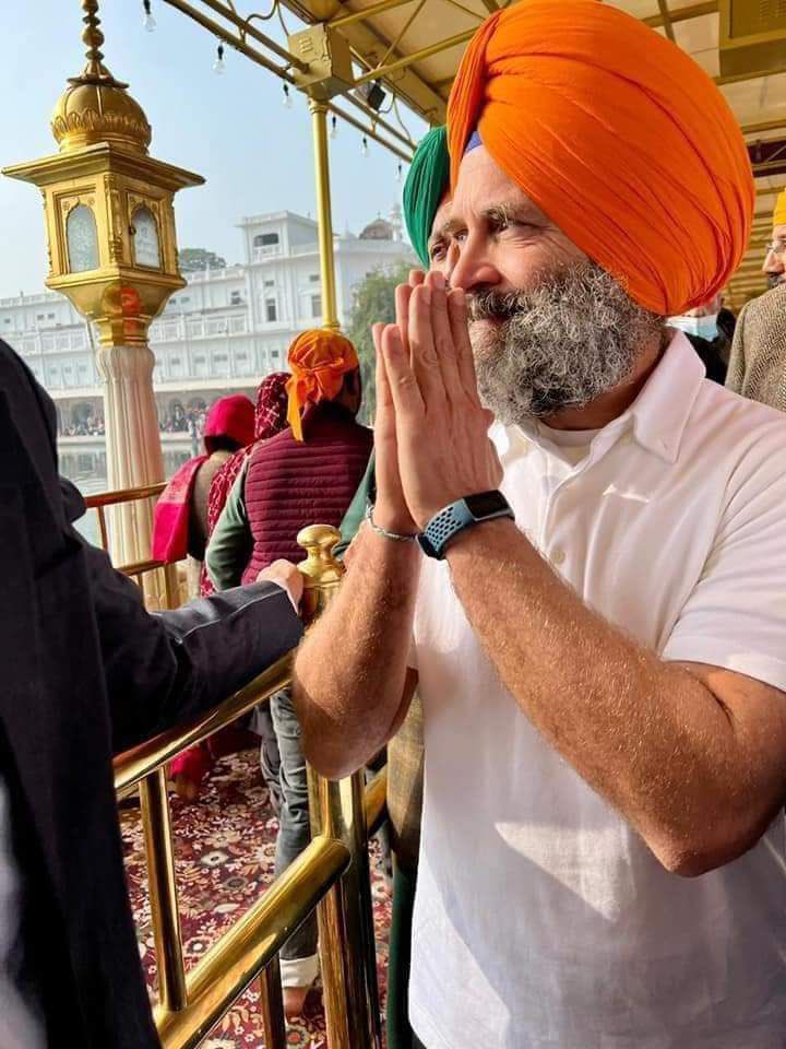 satviksoul's tweet photo. Next visit to Naga sadhus in their dress?😂😂😂 https://t.co/3vbnpyPPsk
