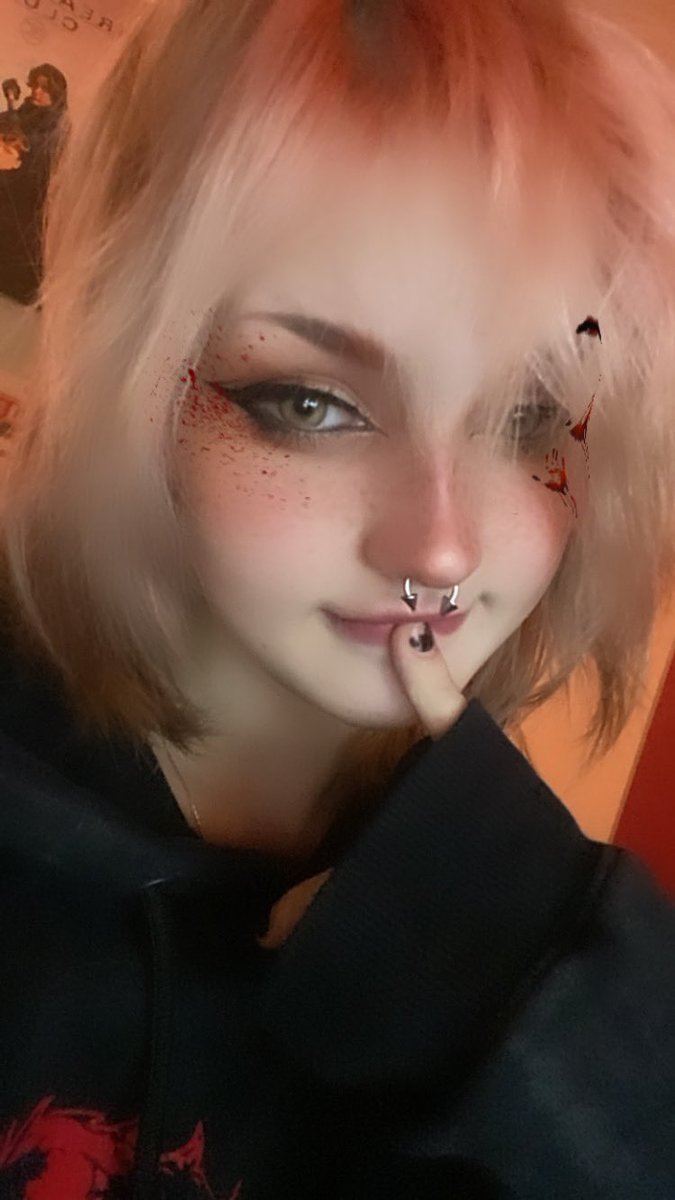 roexxs's tweet photo. rt’s get a massive massive MWUAAH #grouptwtselfieday <3 https://t.co/vPBajvyVZZ