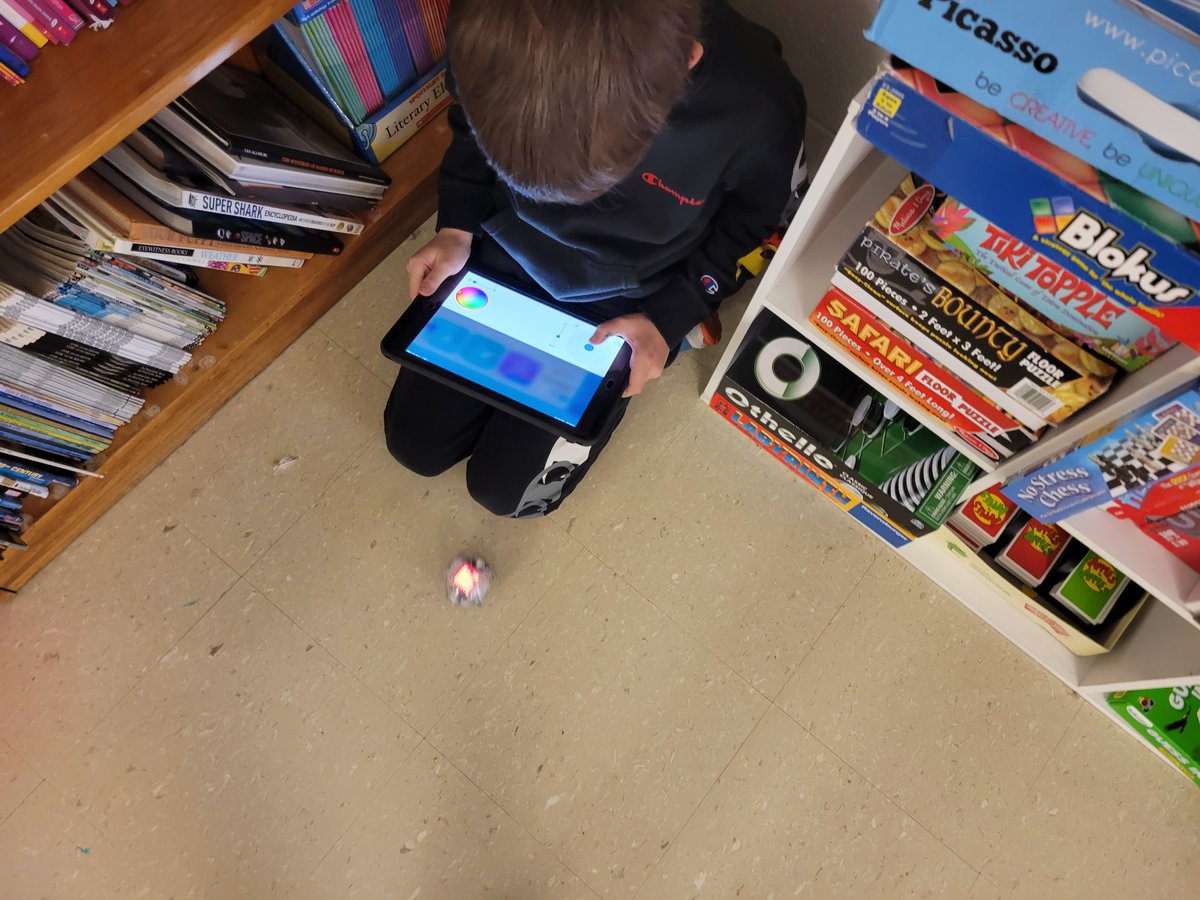 melthornhill's tweet image. 3rd-grade students in Mrs. Vandal&apos;s class had a mini maker fair today as they explored how to code with Spheros, Indi, and Ozobots. #kcslearning2020