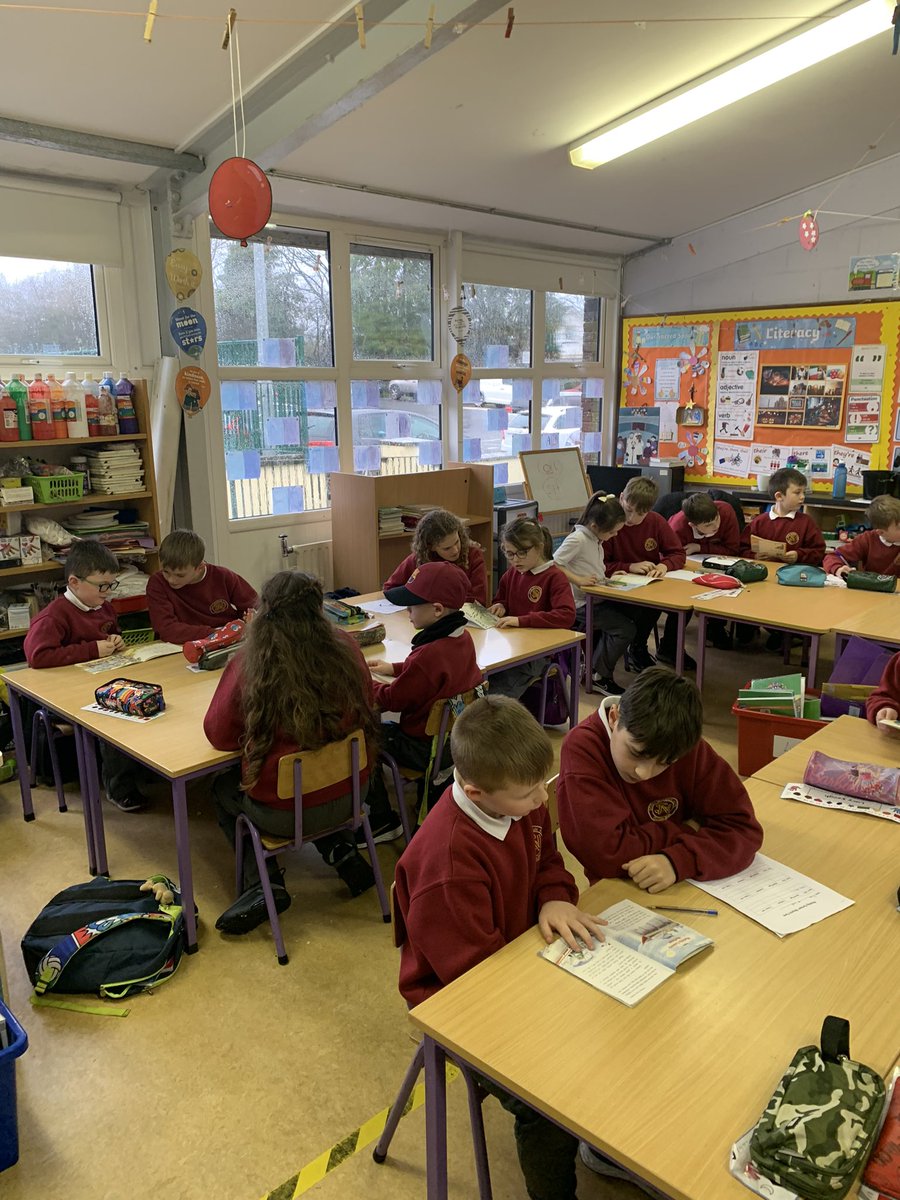 ClonlaraNS's tweet photo. Our 5th class and 1st class children started ‘peer reading’ today. The children did some great reading and made a new friend at the same time. We are already looking forward to meeting our reading buddies again on Thursday! #peerreading #literacyintervention #neps https://t.co/EwKiKZDdTJ