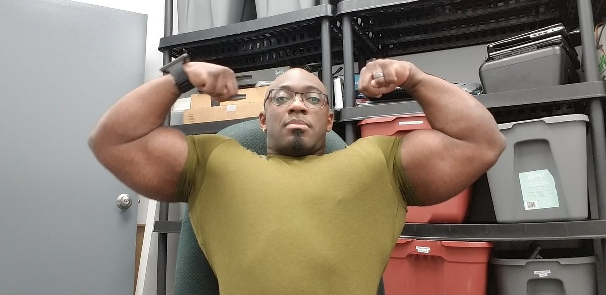 joshflexing255's tweet photo. #biceps
#doublebi https://t.co/r0VtY5XoGY