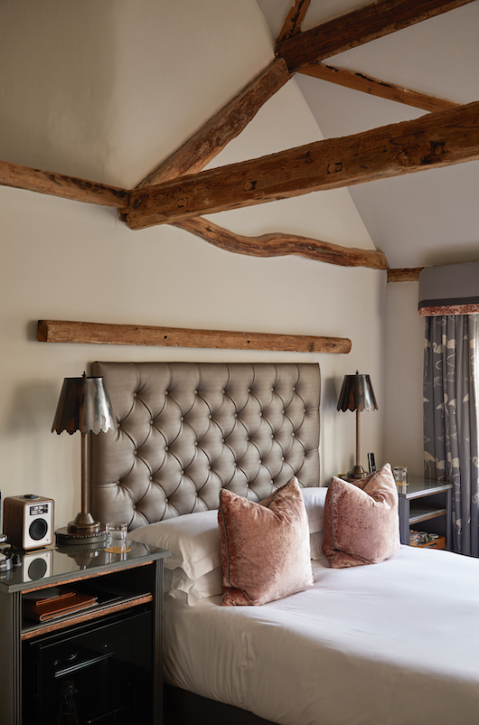 Dust away those January blues with THIS incredible offer at my two-Michelin starred pub @HandFMarlow this Thursday ONLY (12th Jan) and enjoy a three-course dinner (excluding drinks), plus bed and breakfast for just £250 per person. Call the reservation team now on 01628 482277